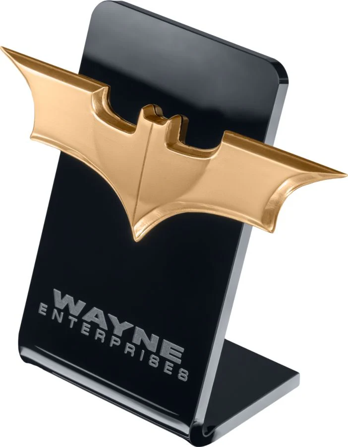 Batman Begins - Scaled Batarang Replica with Stand - Image 4