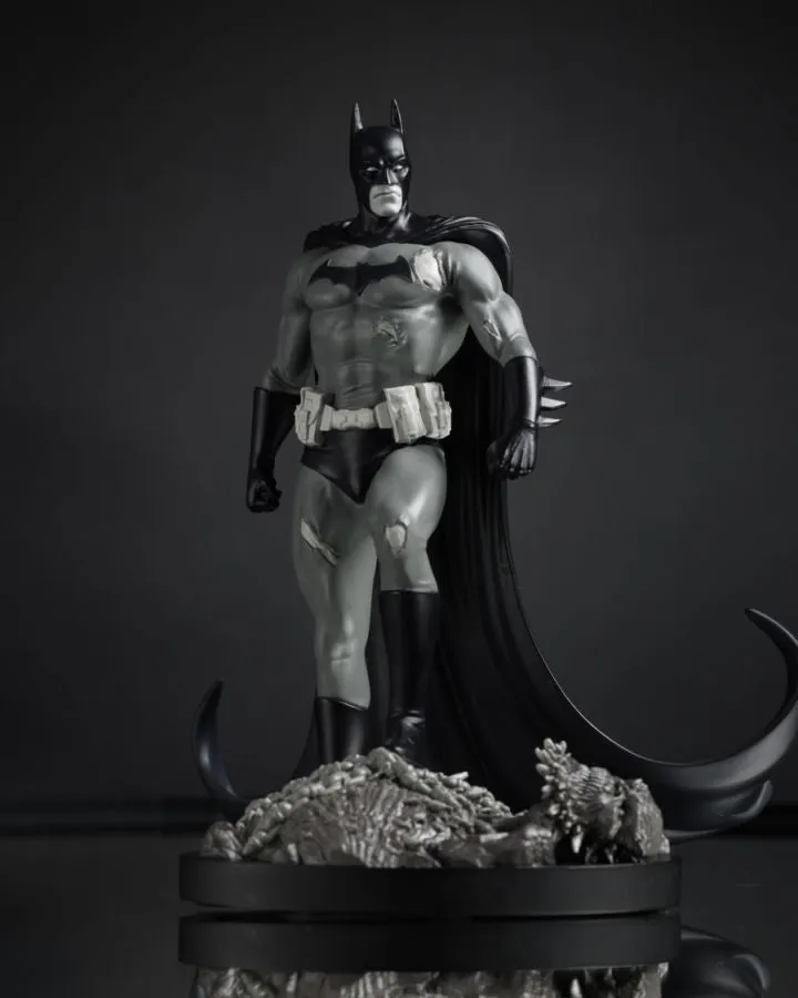 Batman Black & White - Batman by Bjorn Barends Resin Statue - Image 2