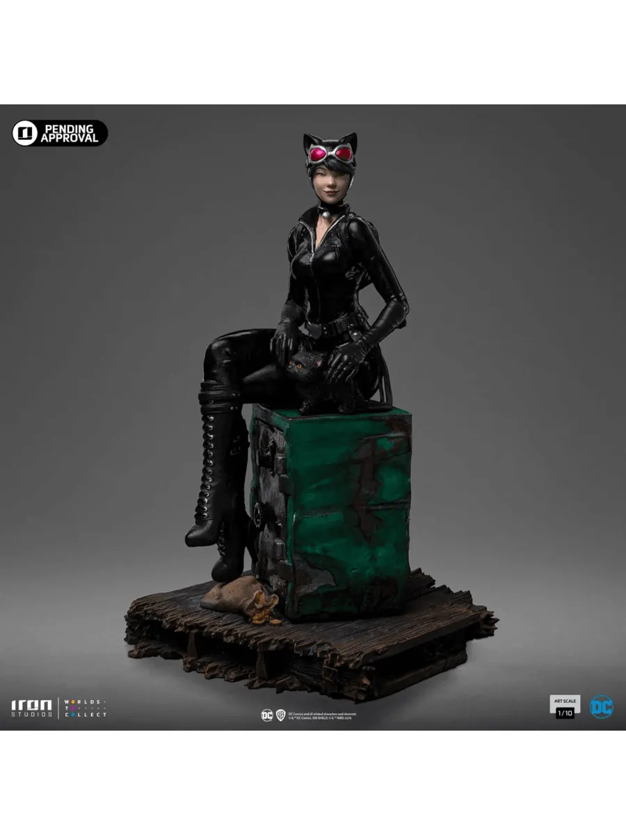 Batman - Catwoman (Gotham City Sirens) 1:10 Scale Statue - Image 5