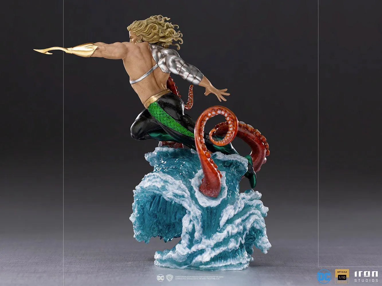 DC Comics - Aquaman Deluxe 1:10 Scale Statue - Image 3