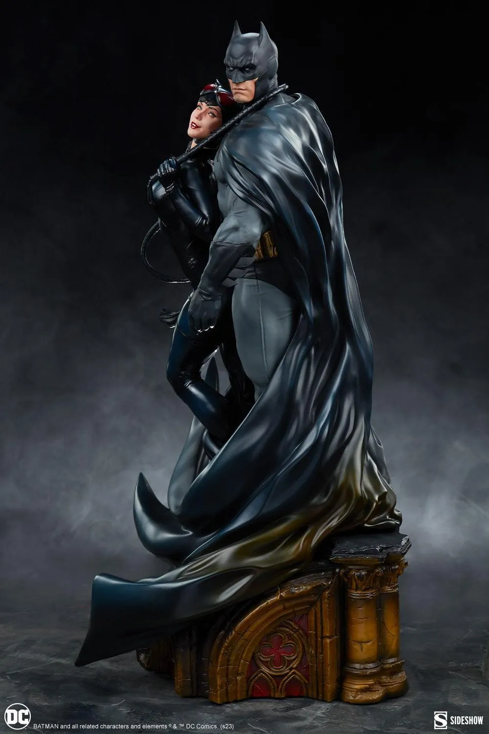 DC Comics - Batman & Catwoman Diorama - Image 7