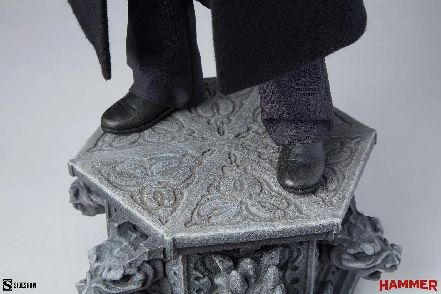 Dracula - Van Helsing Premium Format Statue - Image 19