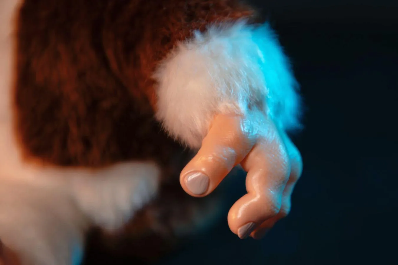 Gremlins - Singing & Dancing Replica Gizmo Plush - Image 5