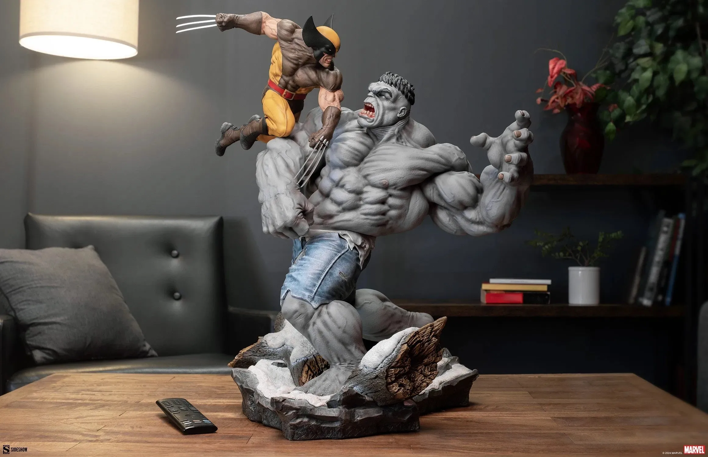 Marvel Comics - Grey Hulk vs Wolverine Maquette - Image 13