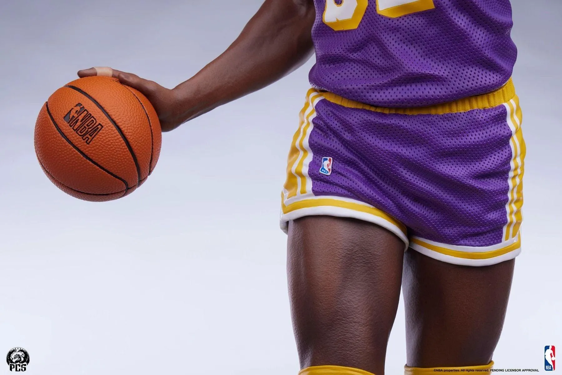 NBA - Magic Johnson 1:4 Scale Statue - Image 18