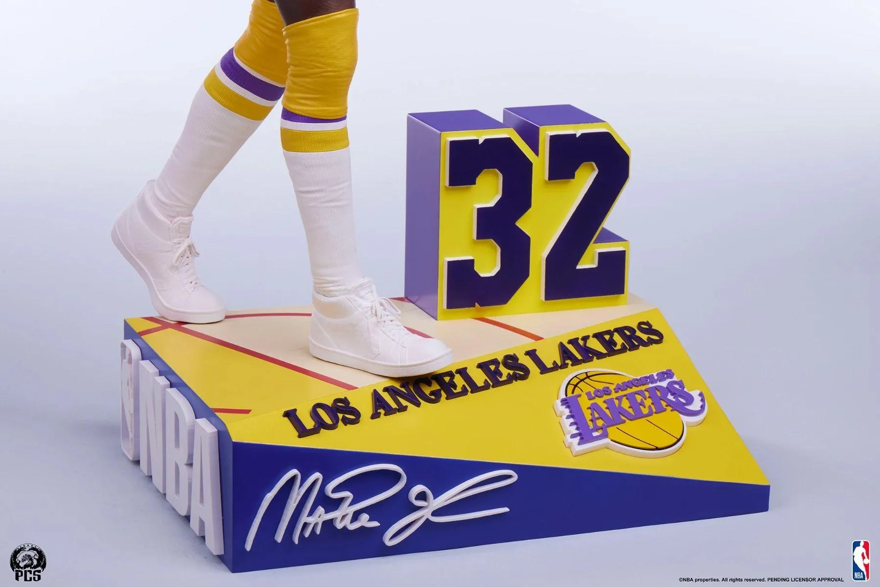 NBA - Magic Johnson 1:4 Scale Statue - Image 20
