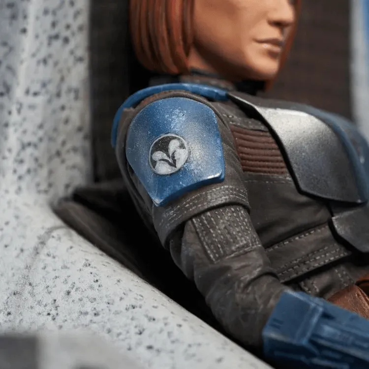Star Wars: Mandalorian - Bo-Katan on Throne Statue - Image 13
