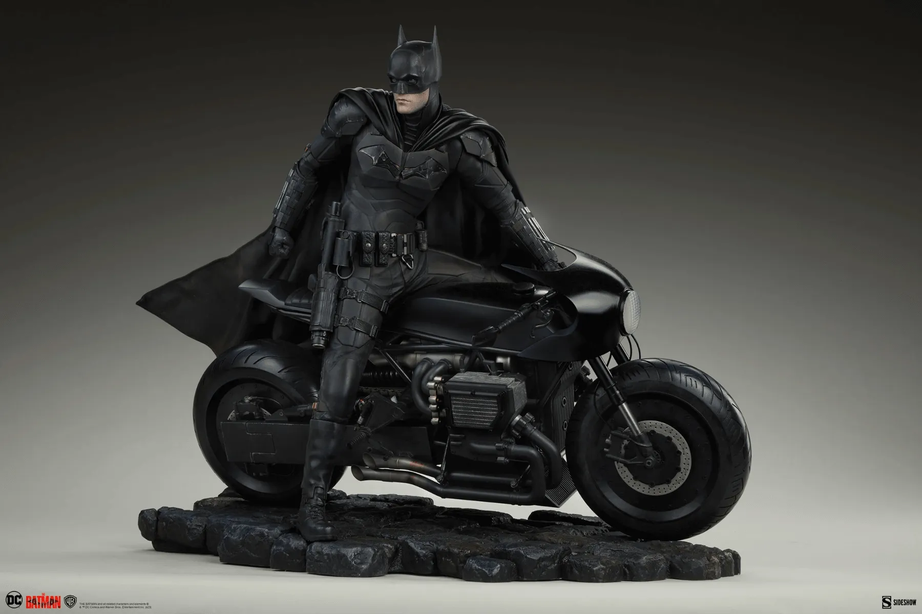 The Batman - Batman Premium Format Statue - Image 8