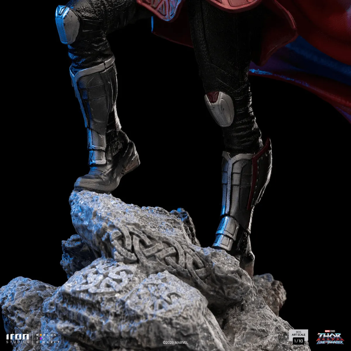 Thor 4: Love and Thunder - Mighty Thor (Jane Foster) 1:10 Scale Statue - Image 10