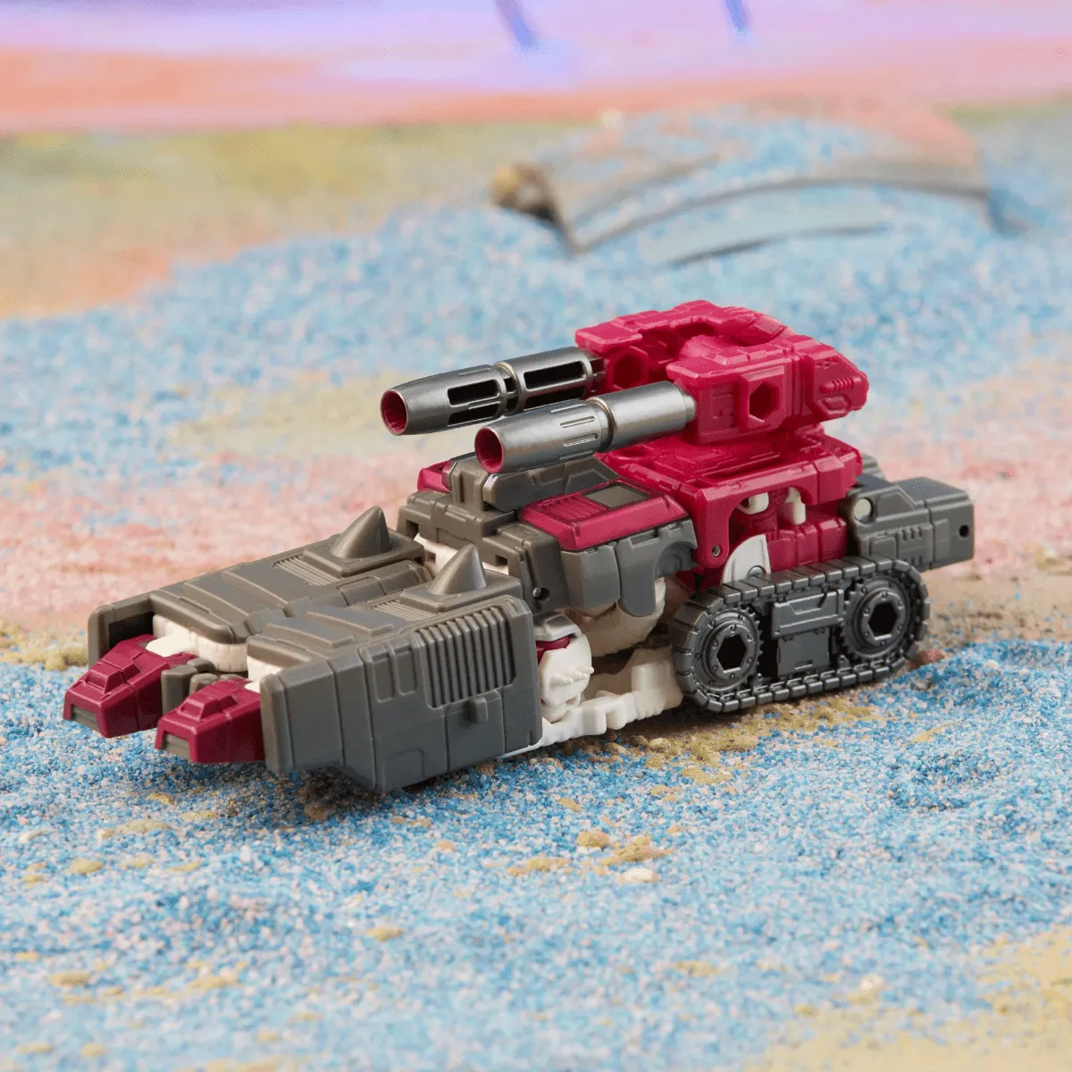 Transformers Legacy: Deluxe Class - Skullgrin Action Figure - Image 10