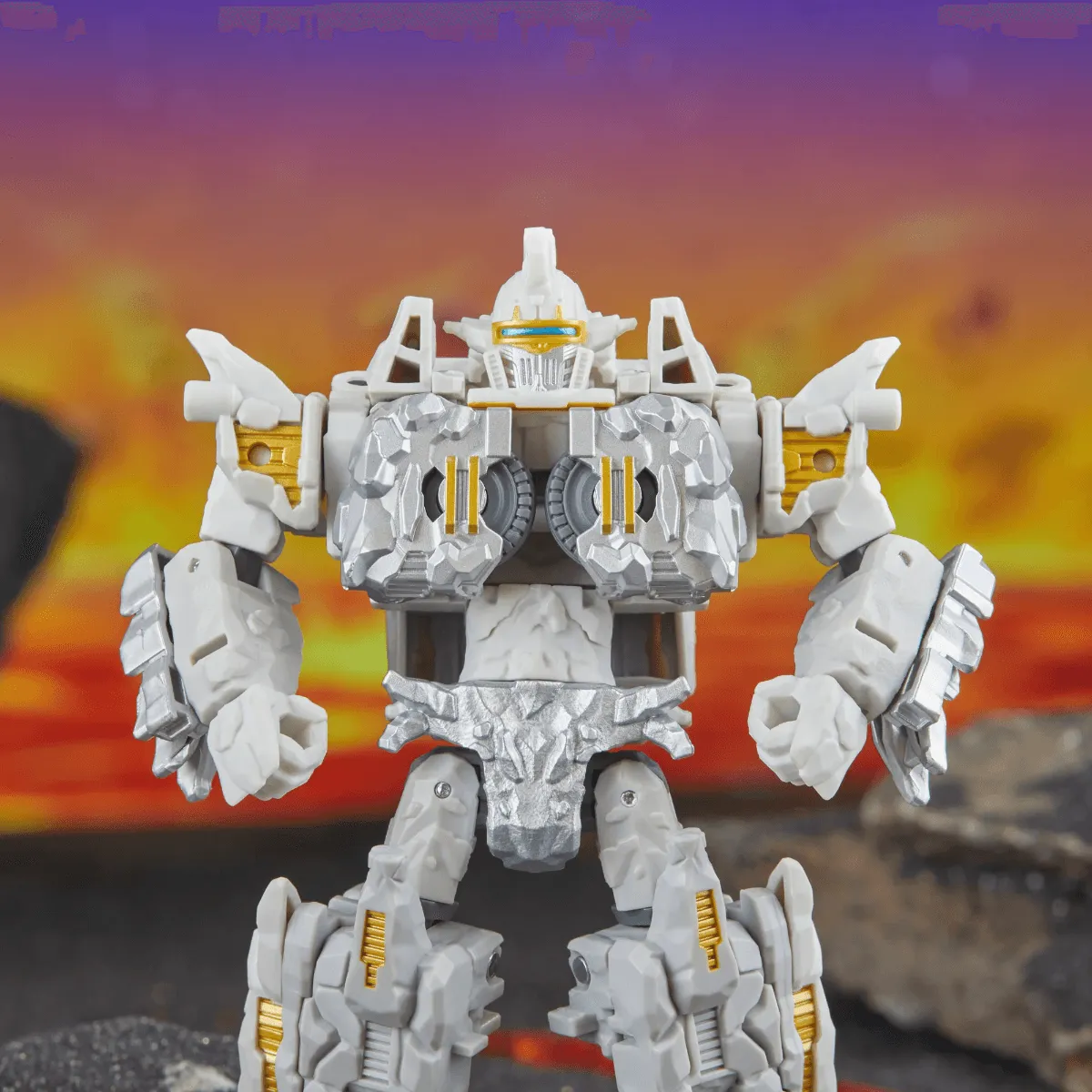 Transformers Legacy United: Deluxe Class - Infernac Universe Nucleous - Image 7