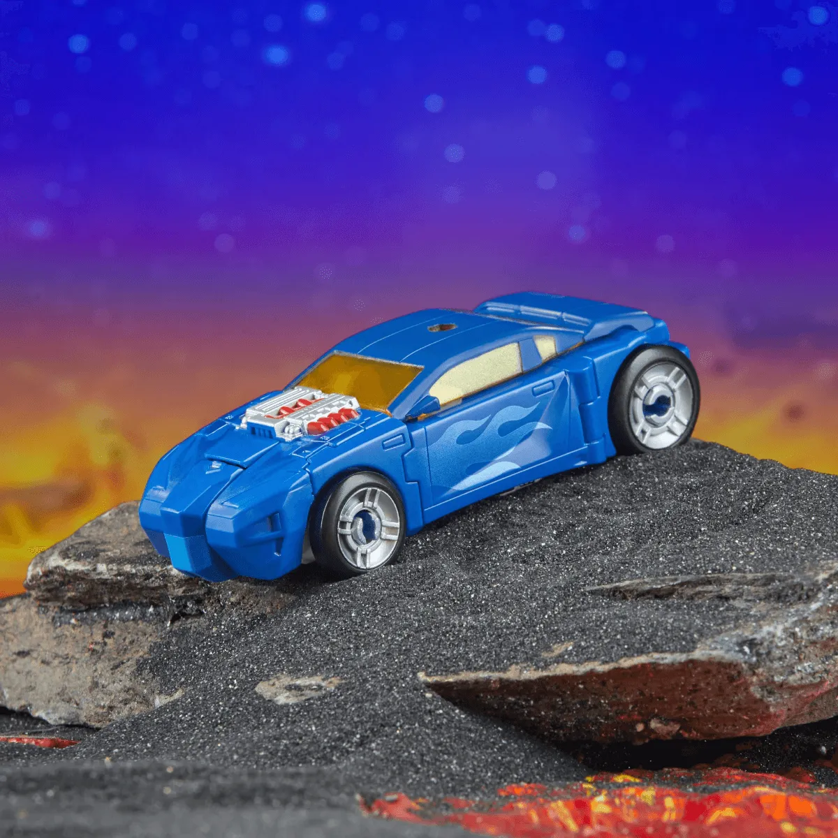 Transformers Legacy United: Deluxe Class - Robots in Disguise 2001 Universe Autobot Side Burn - Image 5