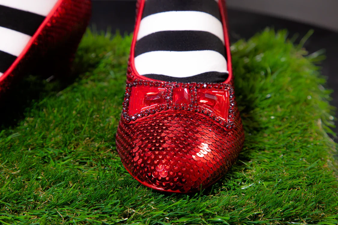 Wizard of Oz - Dorothy and Wicked Witch's Replica Ruby Slippers - Image 8